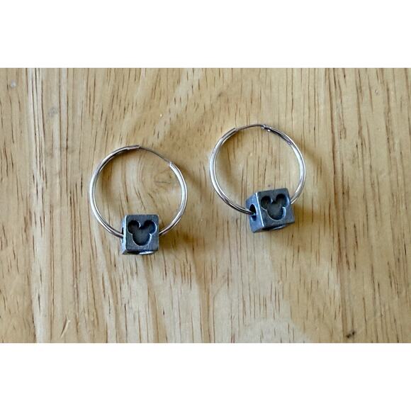 Minnie Mouse Disney Pewter & Heart Earrings, Silver-tone Round Loop EUC - Picture 3 of 6